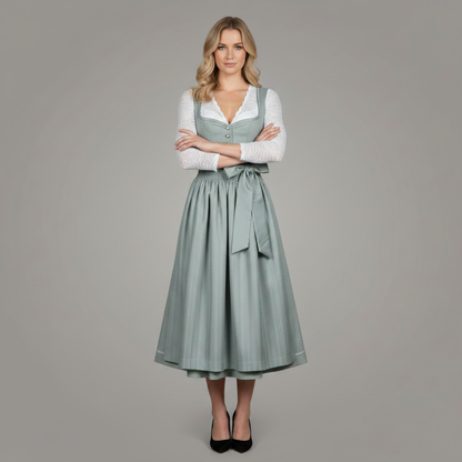 Elegantes Dirndl für Damen | Trachtenmode mit Dirndlbluse
