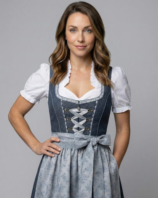 Dirndl im figurbetonten Trachtenschnitt – Bild 1