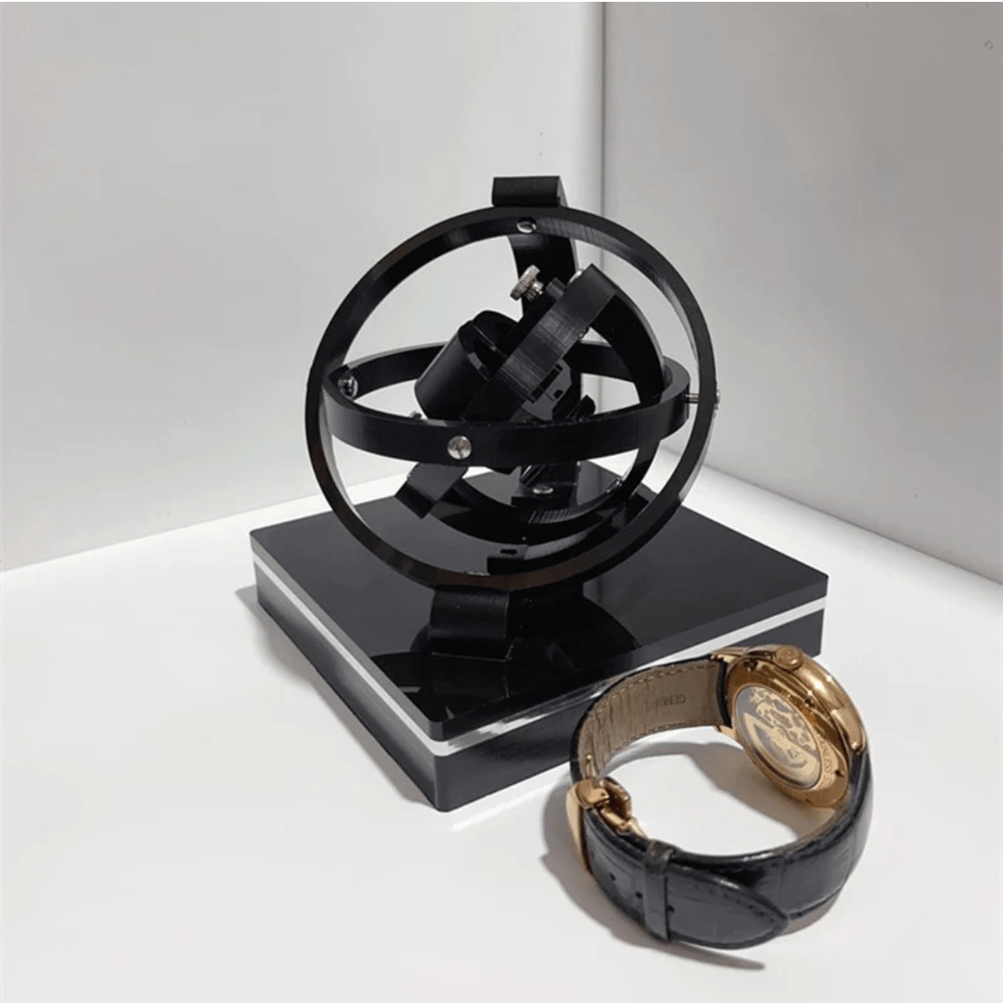 Automatischer Uhrenbeweger – Luxus Holzgehäuse & Stille Rotation